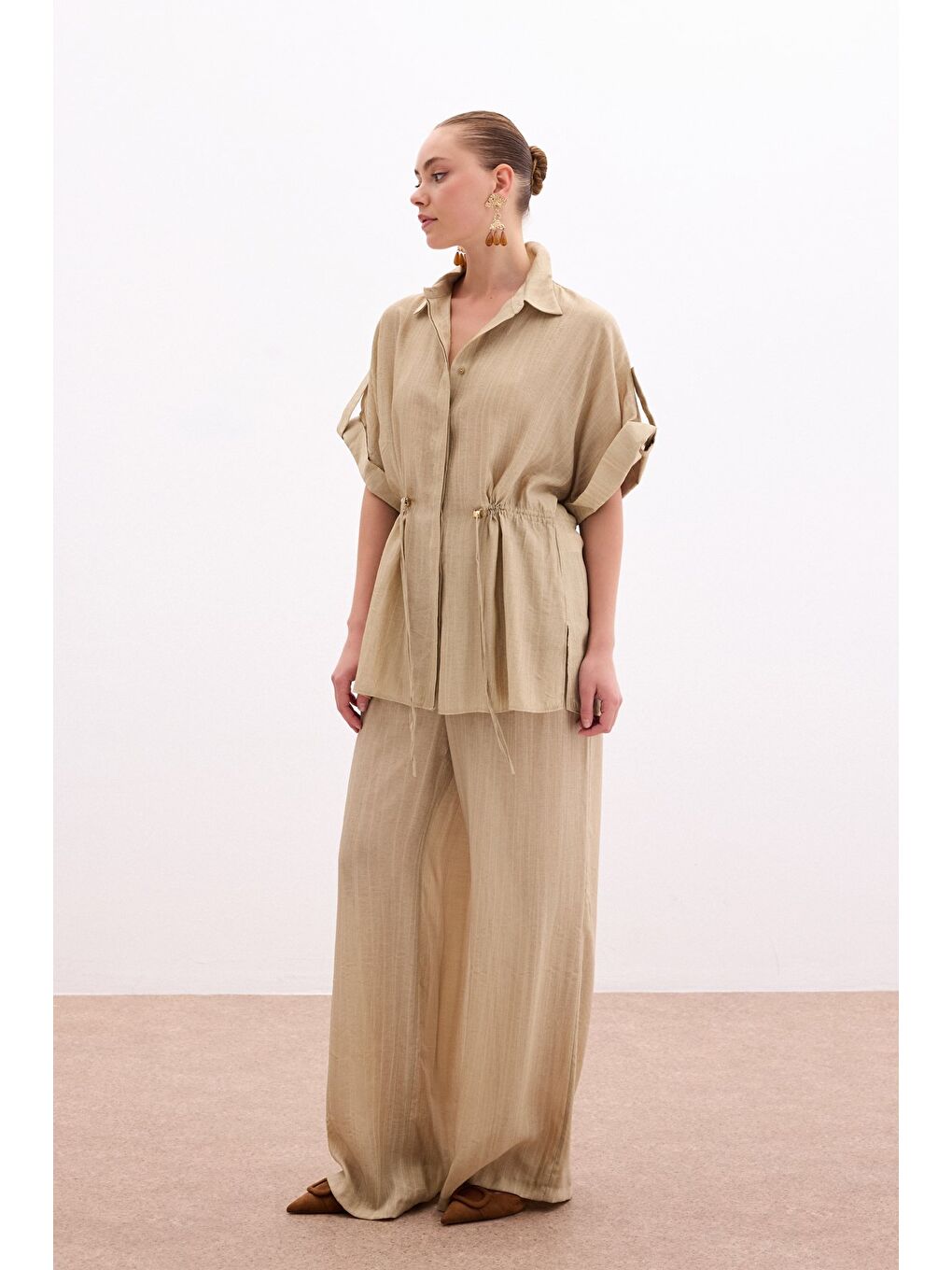 Bel Büzgü Detaylı Gömlek - Haki-1