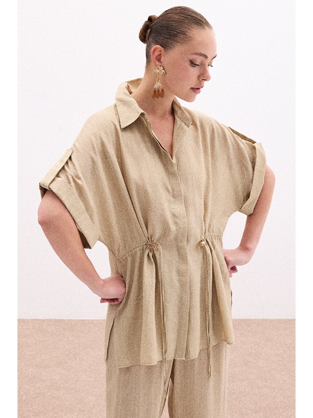 Bel Büzgü Detaylı Gömlek - Haki-2