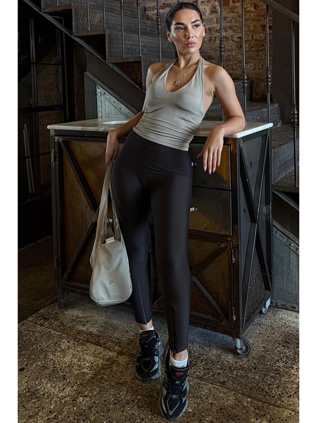 Kahverengi  Active Fit Toparlayıcı Fermuarlı Tayt Mg2791-5