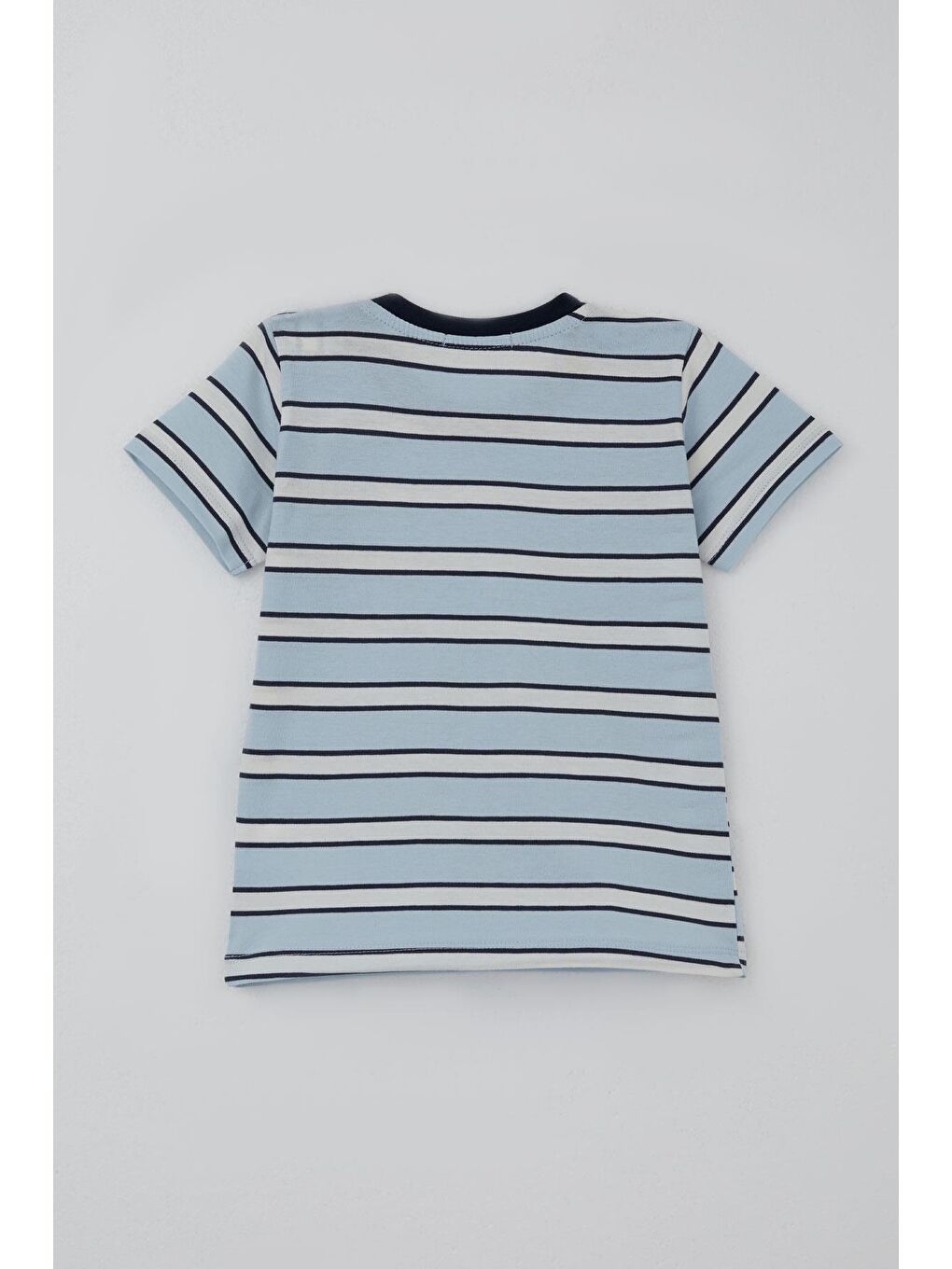 Erkek Çocuk Şortlu Takım Tişörtü Cep Detaylı Bağcık Aksesuarlı Açık Mavi (1.5-5 Yaş)-5