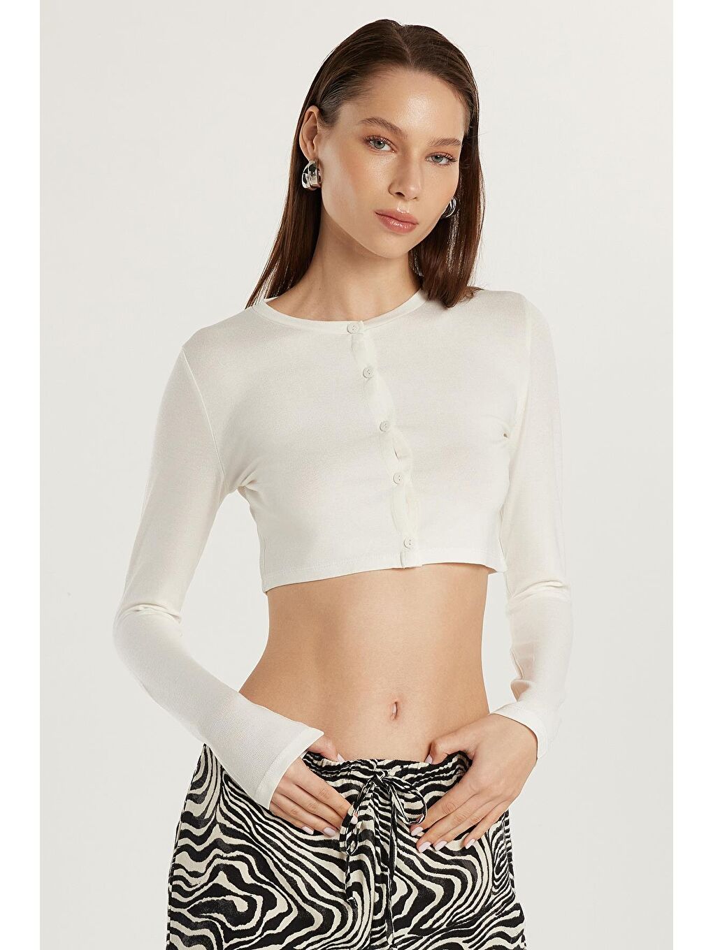 Kadın Slim Fit Dar Kesim Uzun Kollu Bisiklet Yaka Ekru Hırka