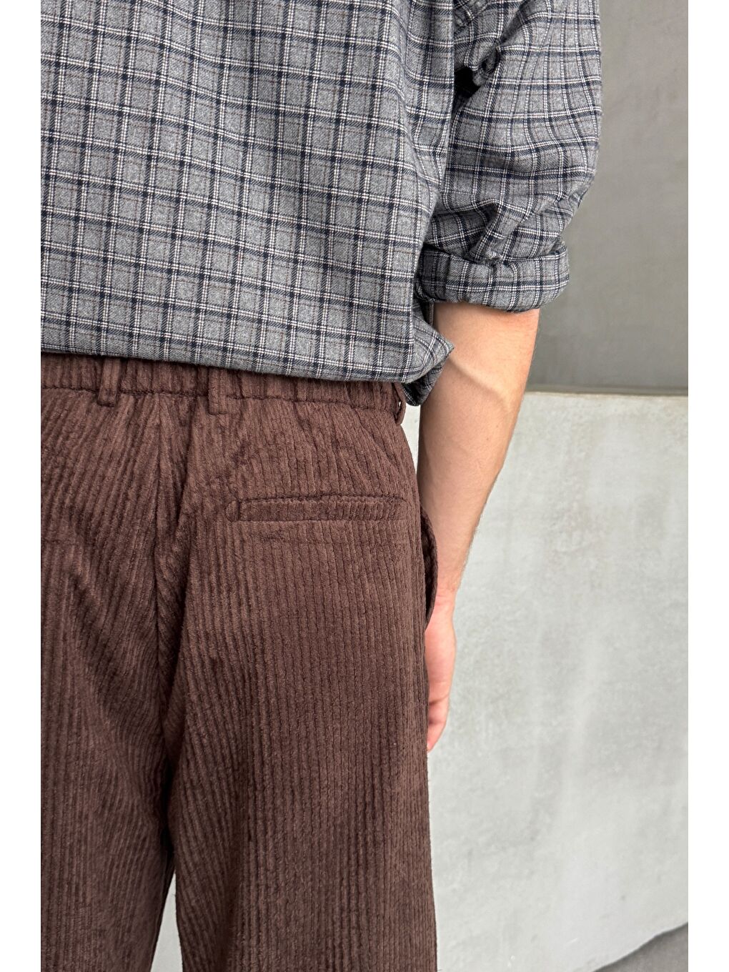 Kahverengi Erkek Pileli Baggy Kalıp Kadife Pantolon-3