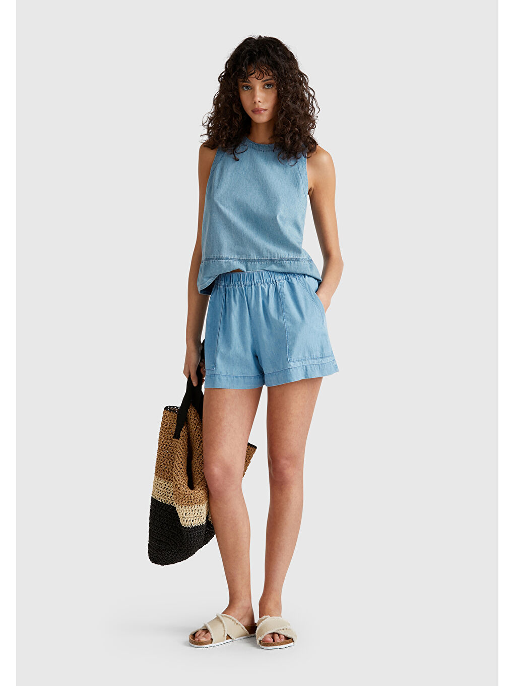 Kadın Açık Mavi %100 Pamuk Beli Lastikli Şamre Mini Şort-4