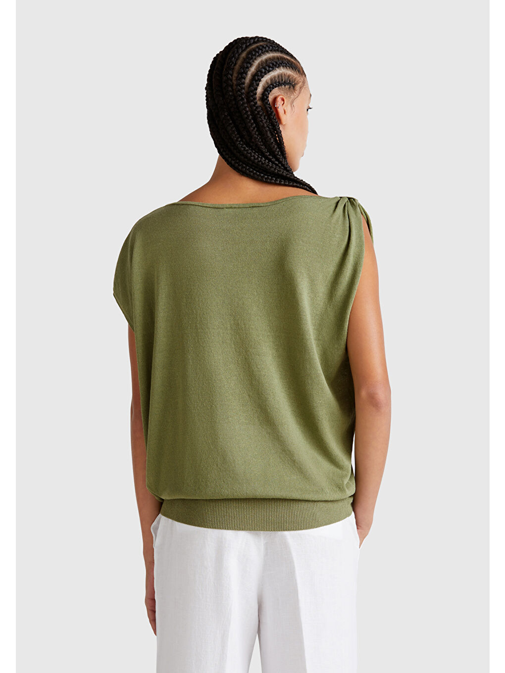 Gri Kadın Adaçayı yeşili Keten Karışımlı Asimetrik Kolsuz Kazak-2