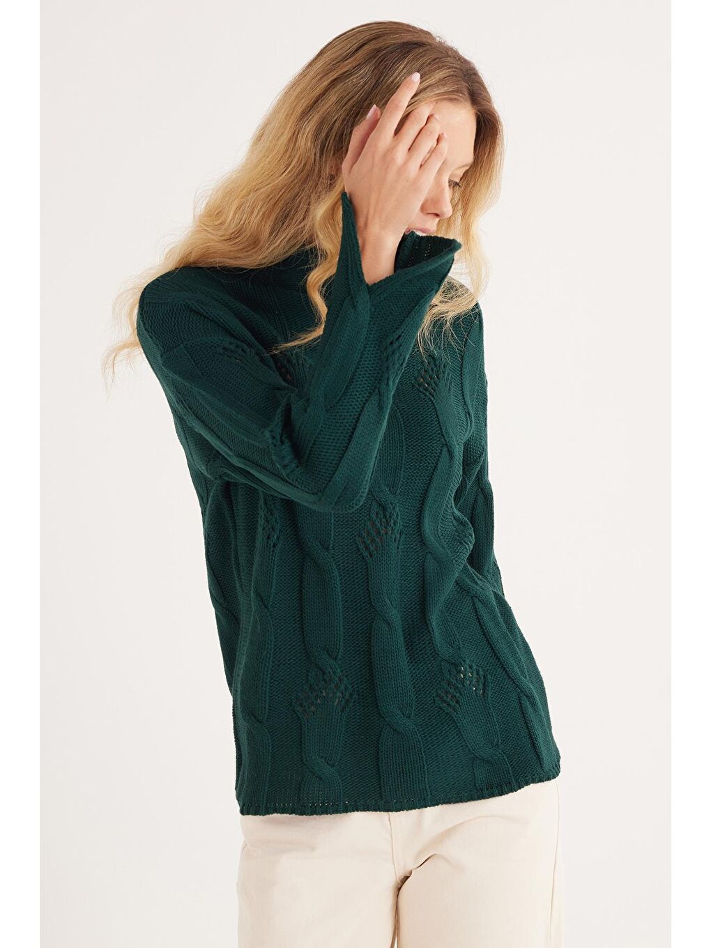 Kadın Regular Fit Klasik Kesim Yarım Balıkçı Yaka Örgü Desenli Yeşil Kazak-3