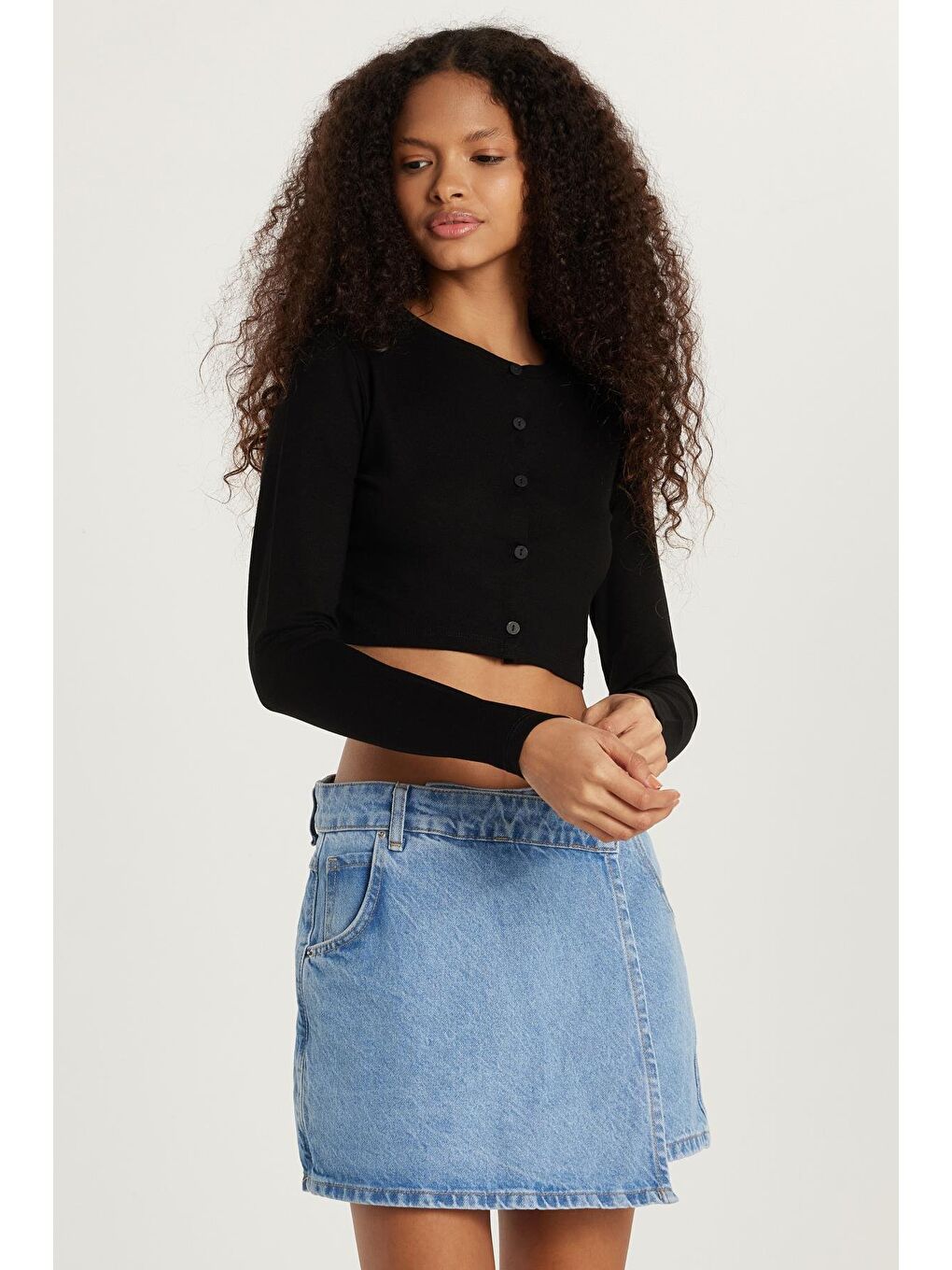 Kadın Slim Fit Dar Kesim Uzun Kollu Bisiklet Yaka Siyah Hırka