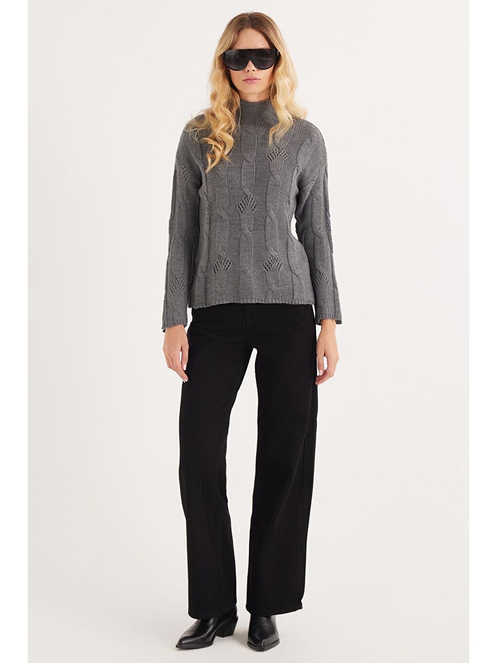 Kadın Regular Fit Klasik Kesim Yarım Balıkçı Yaka Örgü Desenli Gri Kazak-3