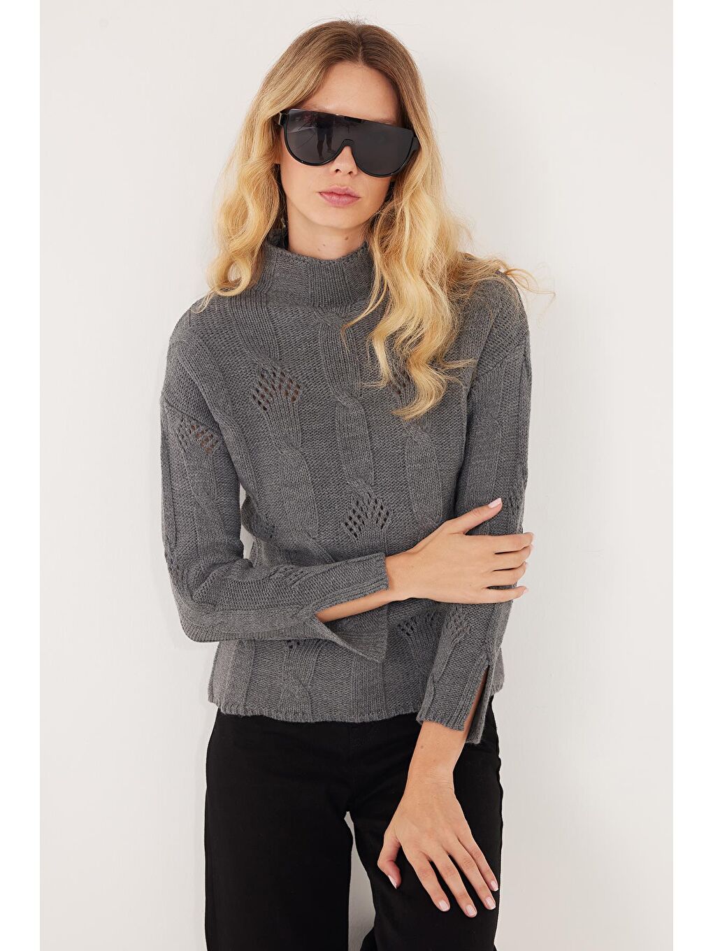 Kadın Regular Fit Klasik Kesim Yarım Balıkçı Yaka Örgü Desenli Gri Kazak-4