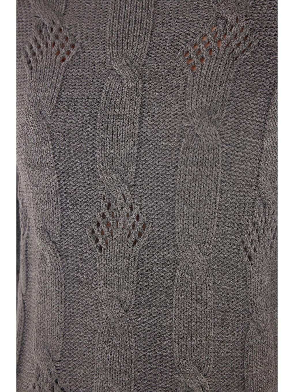 Kadın Regular Fit Klasik Kesim Yarım Balıkçı Yaka Örgü Desenli Gri Kazak-5