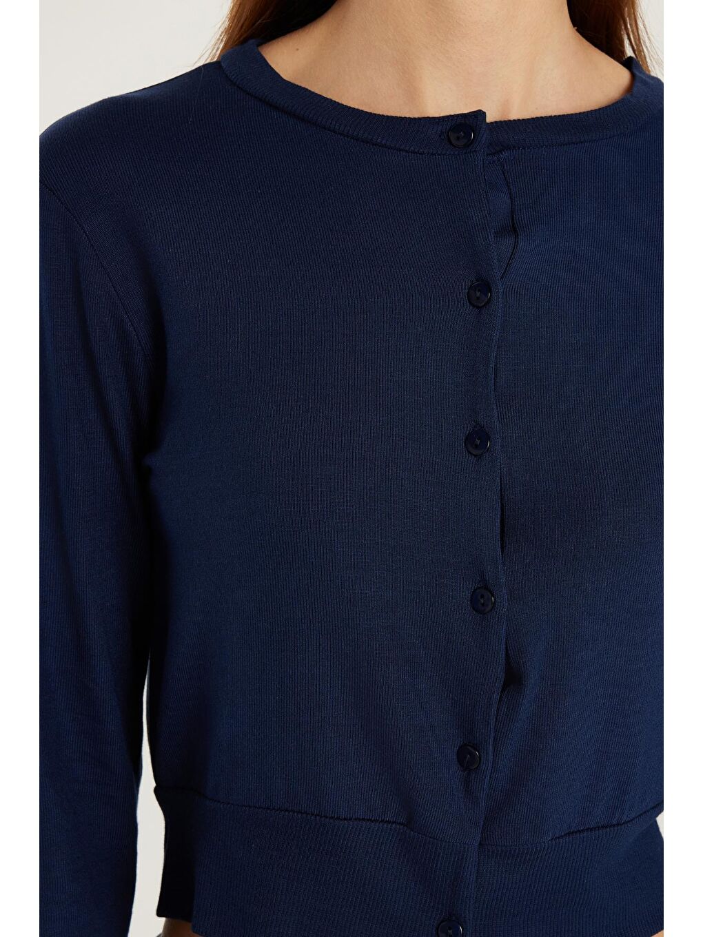 Kadın Regular Fit Klasik Kesim Düğmeli Lacivert Hırka-2