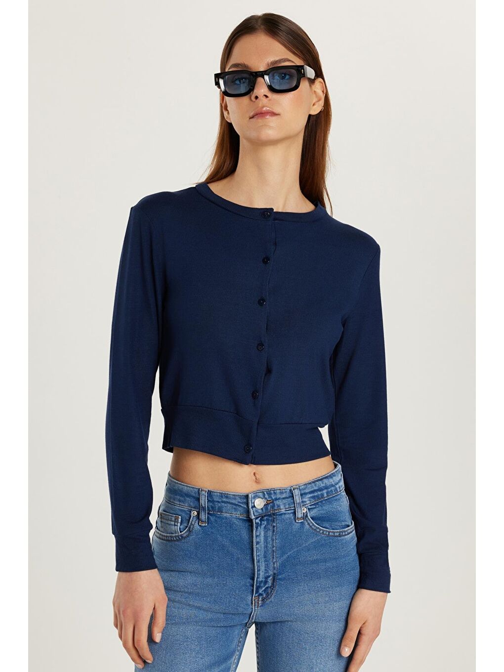 Kadın Regular Fit Klasik Kesim Düğmeli Lacivert Hırka-3