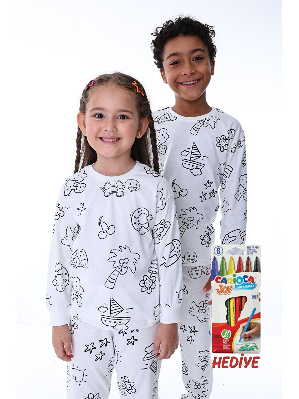 Beyaz En Sevimli Figürleri Özel Kalemi ile BOYANABİLİR Çocuk Pijama Takımı (Yıkama Sonrası Leke Bırakmaz)-1