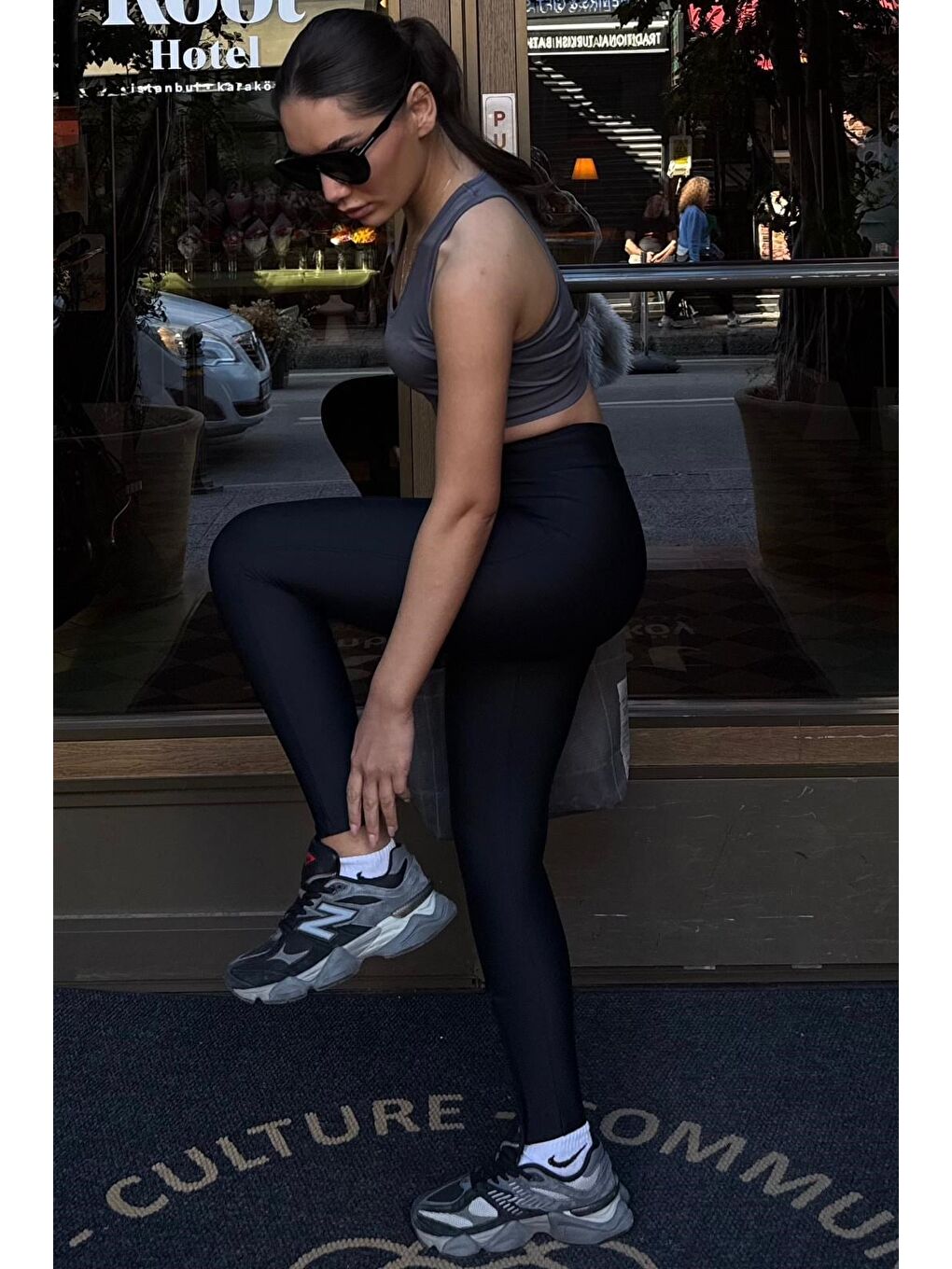 Siyah Active Fit Toparlayıcı Fermuarlı Tayt Mg2791-3