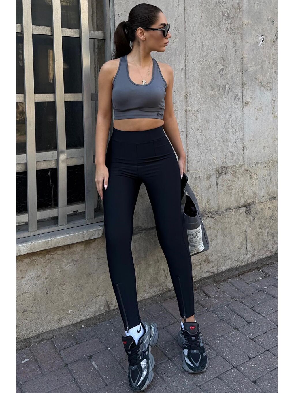 Siyah Active Fit Toparlayıcı Fermuarlı Tayt Mg2791-4