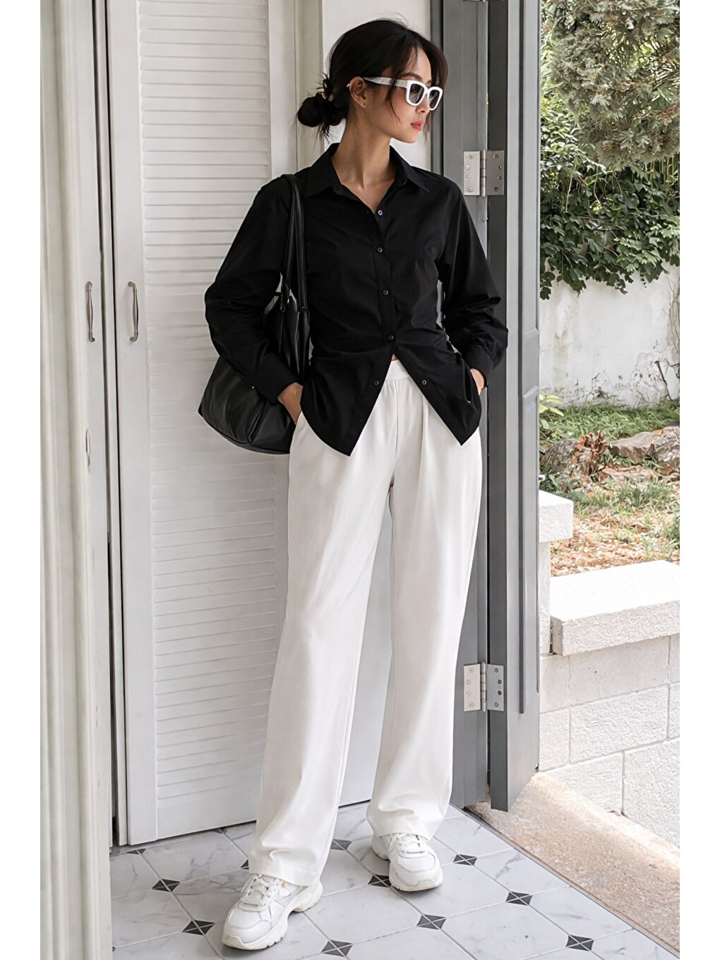 Siyah Kadın Yan Büzgü Detaylı Gömlek Elastanlı Pamuklu Uzun Kollu Gömlek-2