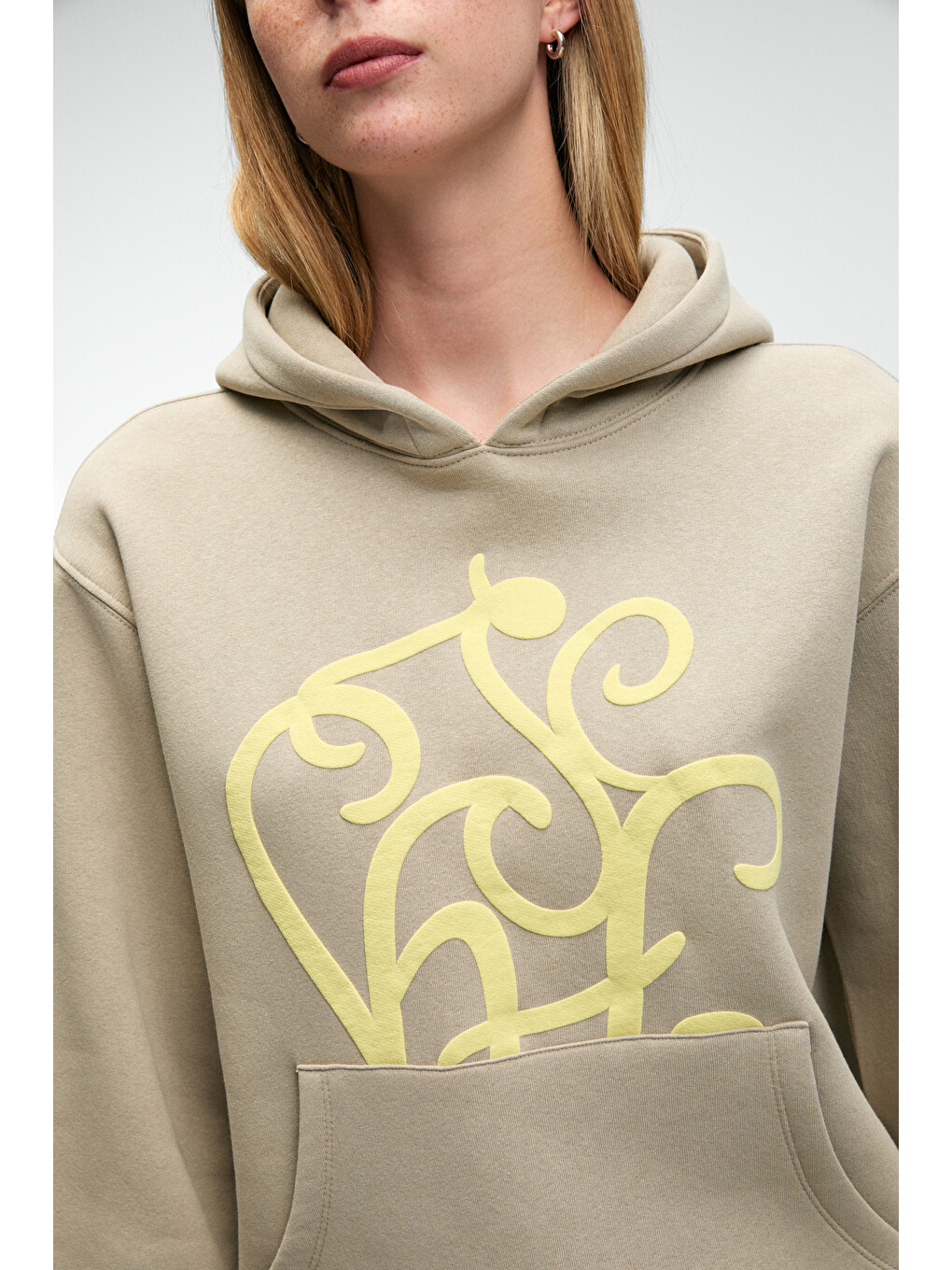 Bej Lıoraen Kadın Baskılı Relaxed Kanguru Cepli Kapüşonlu Taş Sweatshirt-4