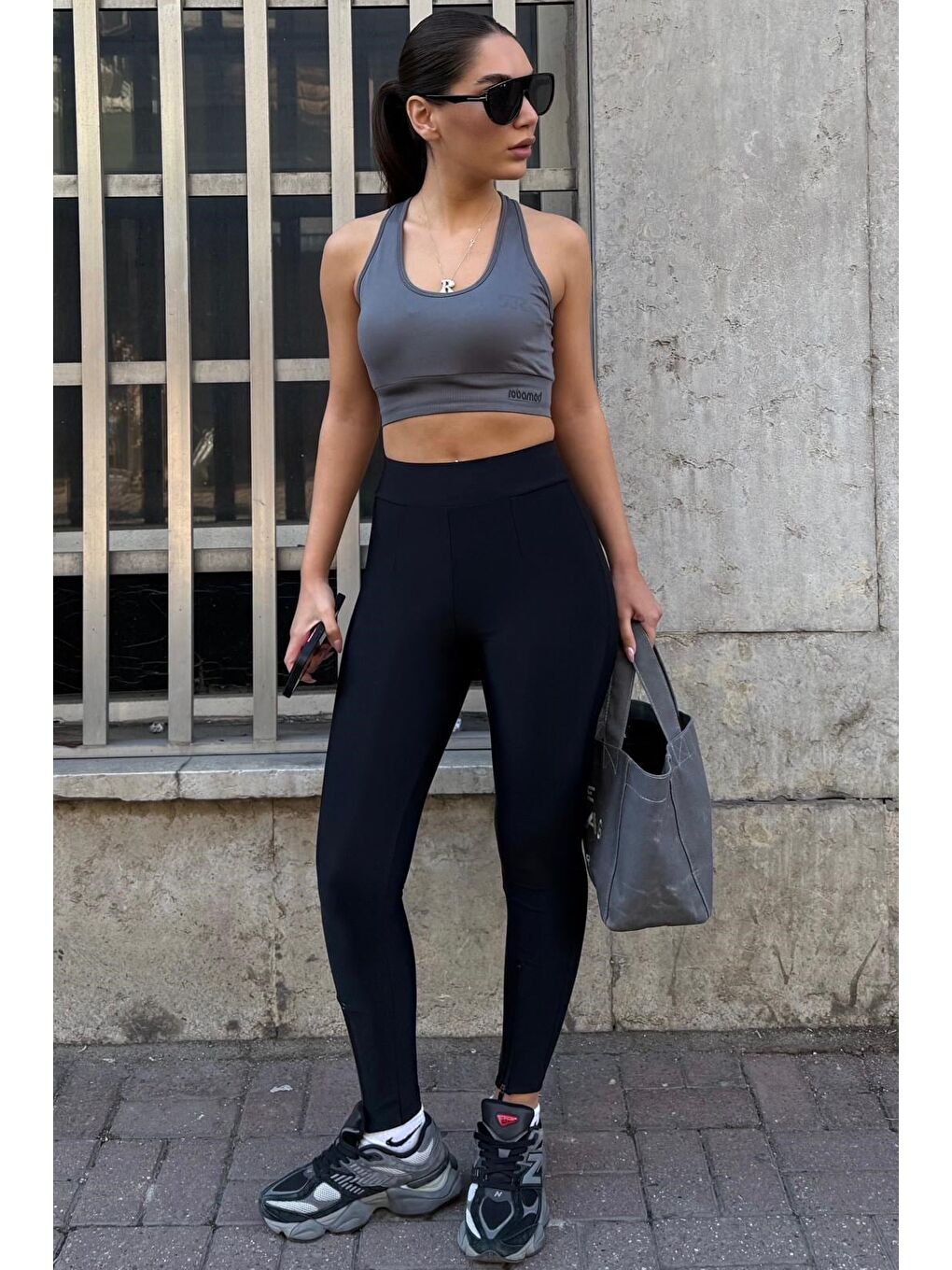 Siyah Active Fit Toparlayıcı Fermuarlı Tayt Mg2791-7