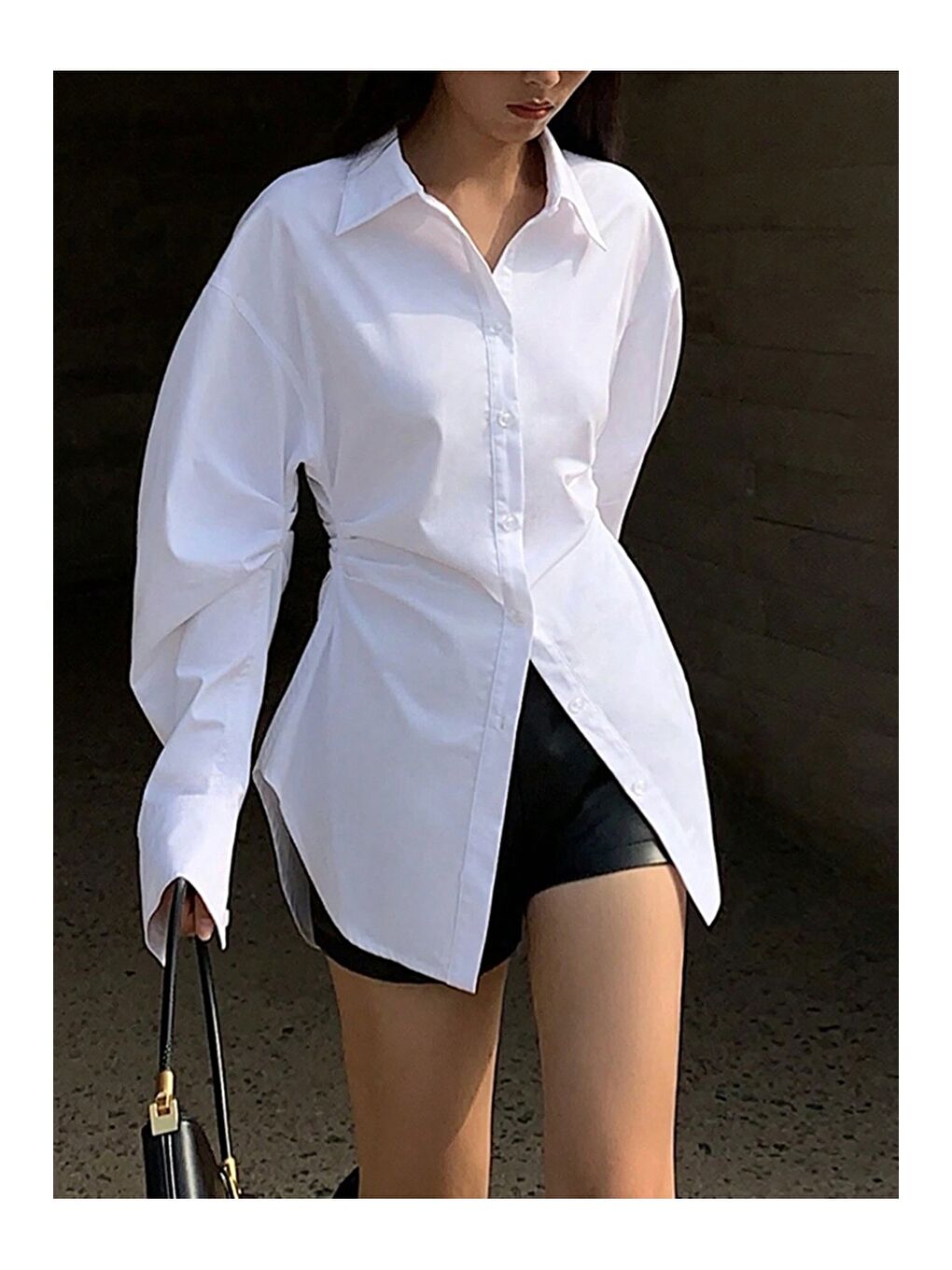 Beyaz Kadın Yan Büzgü Detaylı Gömlek Elastanlı Pamuklu Uzun Kollu Gömlek