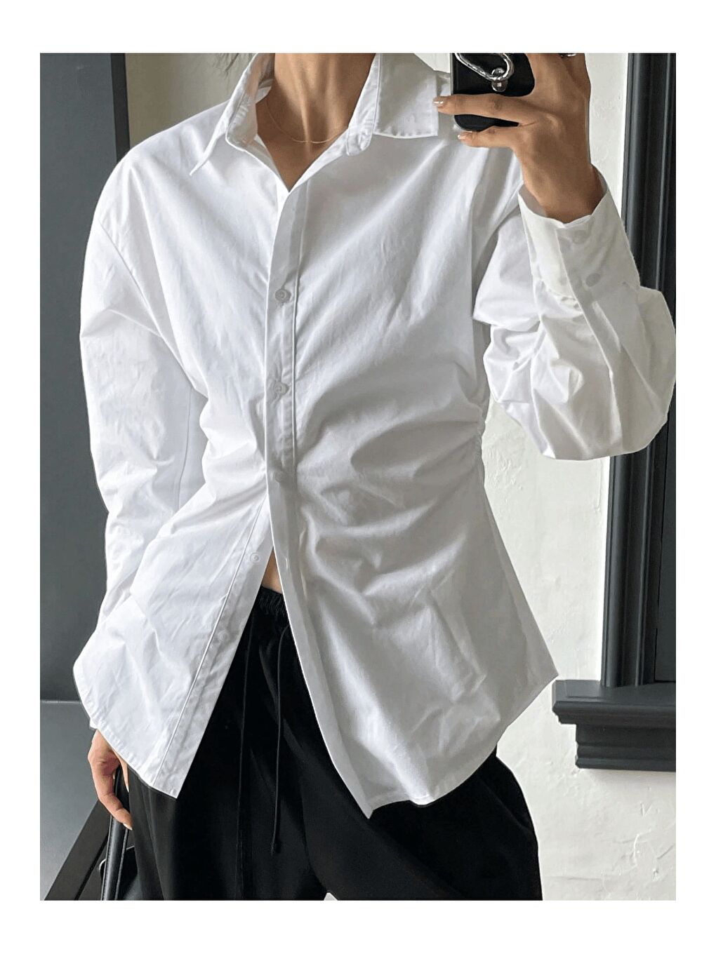 Beyaz Kadın Yan Büzgü Detaylı Gömlek Elastanlı Pamuklu Uzun Kollu Gömlek-3