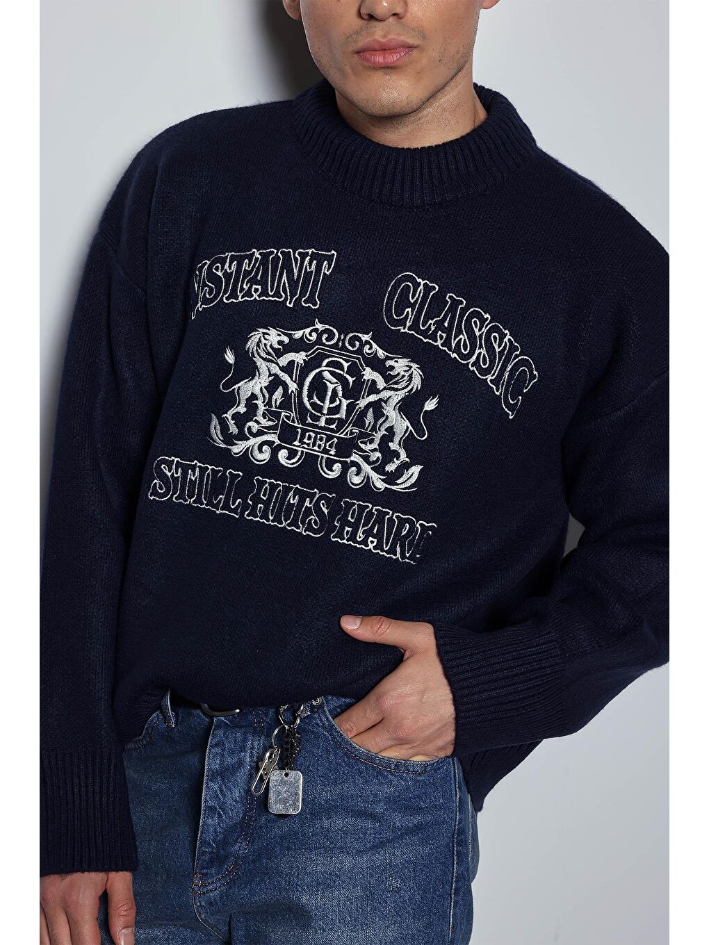 Erkek Oversize Bisiklet Yaka Nakışlı Triko Kazak Lacivert-3