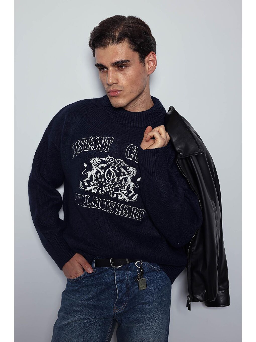 Erkek Oversize Bisiklet Yaka Nakışlı Triko Kazak Lacivert-4