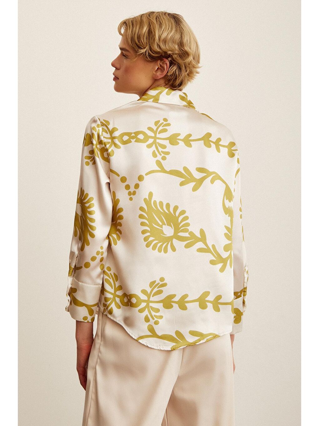 Yeşil Desenli  Saten Gömlek