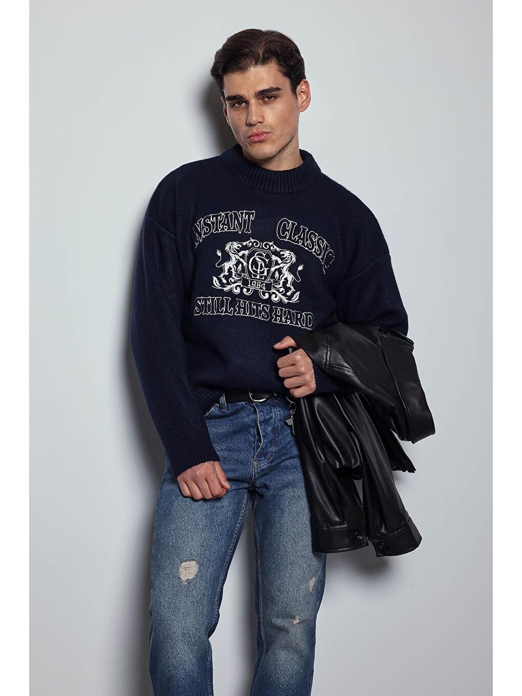 Erkek Oversize Bisiklet Yaka Nakışlı Triko Kazak Lacivert-6