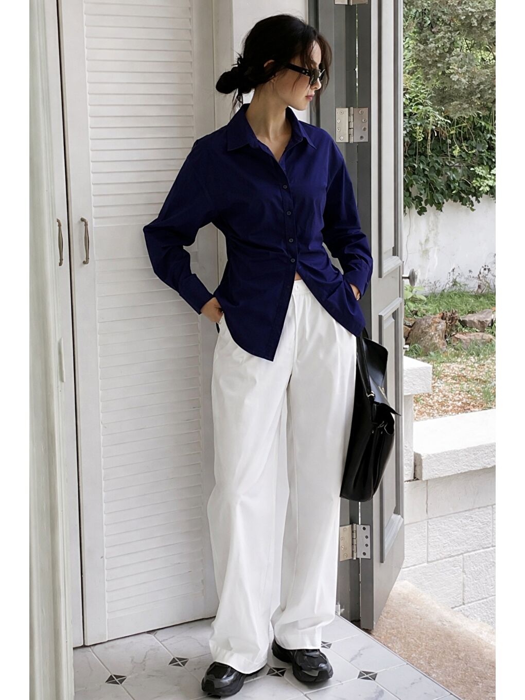 Lacivert Kadın Yan Büzgü Detaylı Gömlek Elastanlı Pamuklu Uzun Kollu Gömlek-2