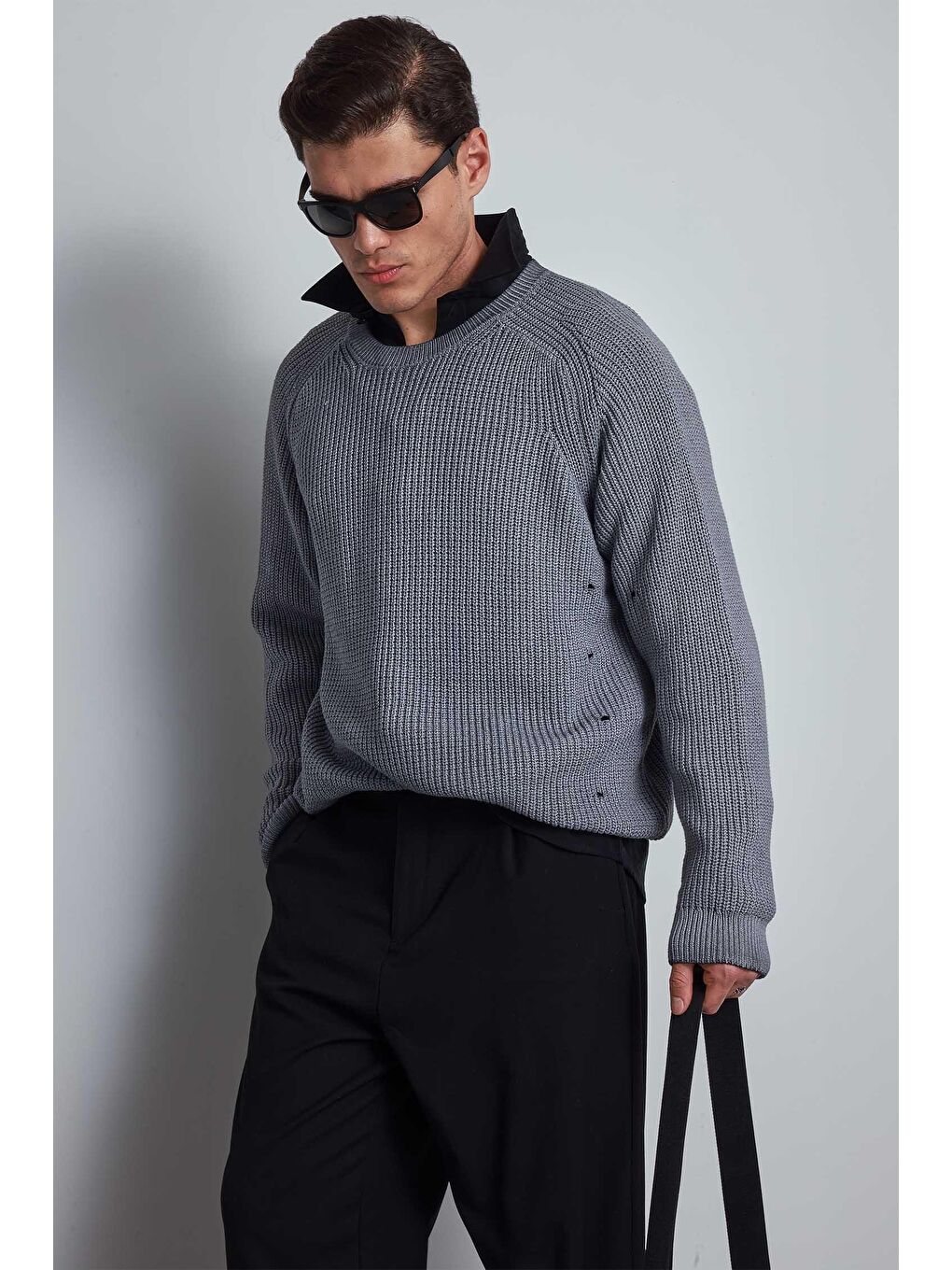 Erkek Oversize Yıkamalı Distressed Triko Kazak Gri-1