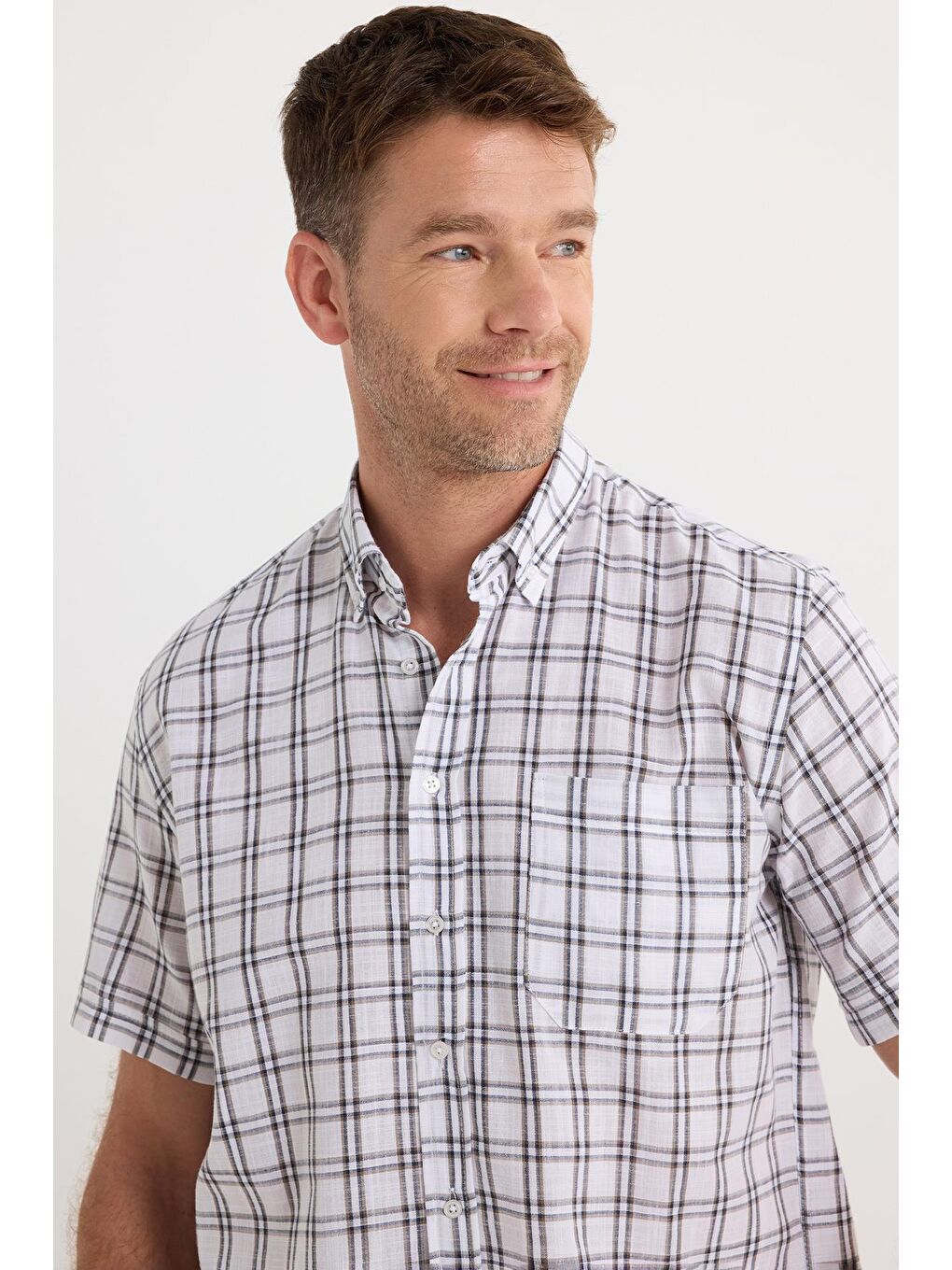 Karışık Erkek Regular Fit Klasik Kesim %100 Pamuk Keten Doku Cepli Kareli Kısa Kollu Düğmeli Yaka Gömlek-1