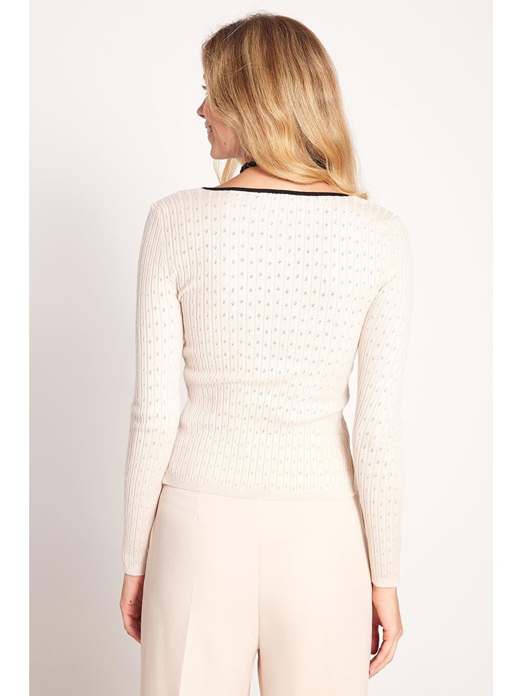 Kadın Slim Fit Dar Kesim Uzun Kollu U Yaka Bağlama Detaylı Bej Hırka-5