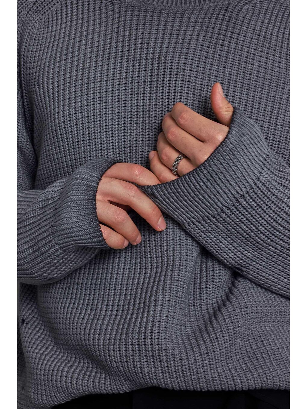 Erkek Oversize Yıkamalı Distressed Triko Kazak Gri-5