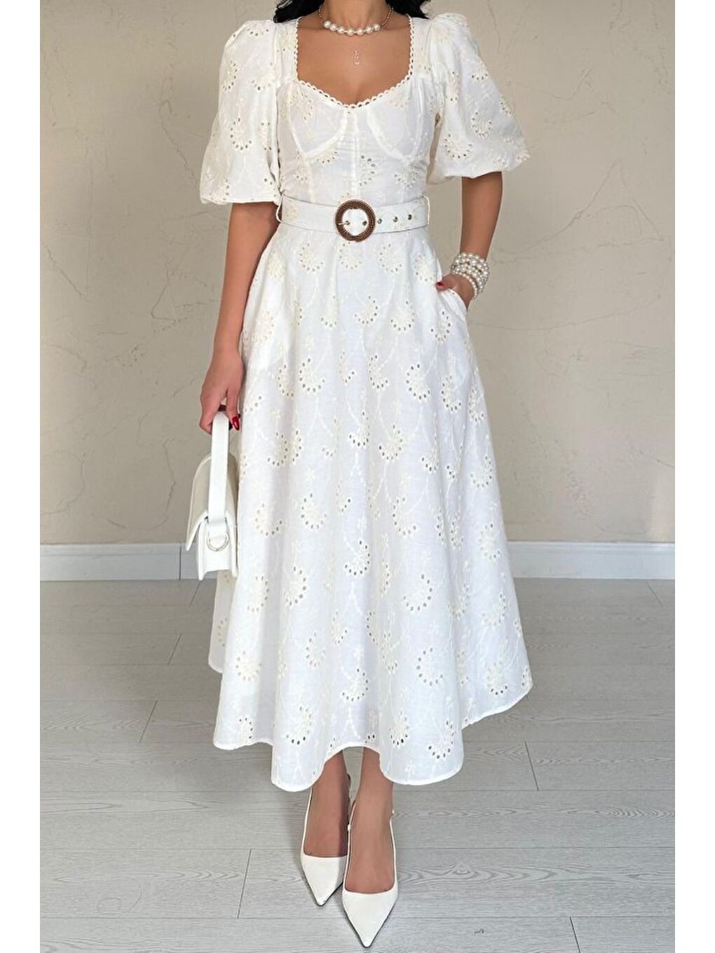 Ekru Göğüs Kup Detaylı Kemerli Brode Elbise-2