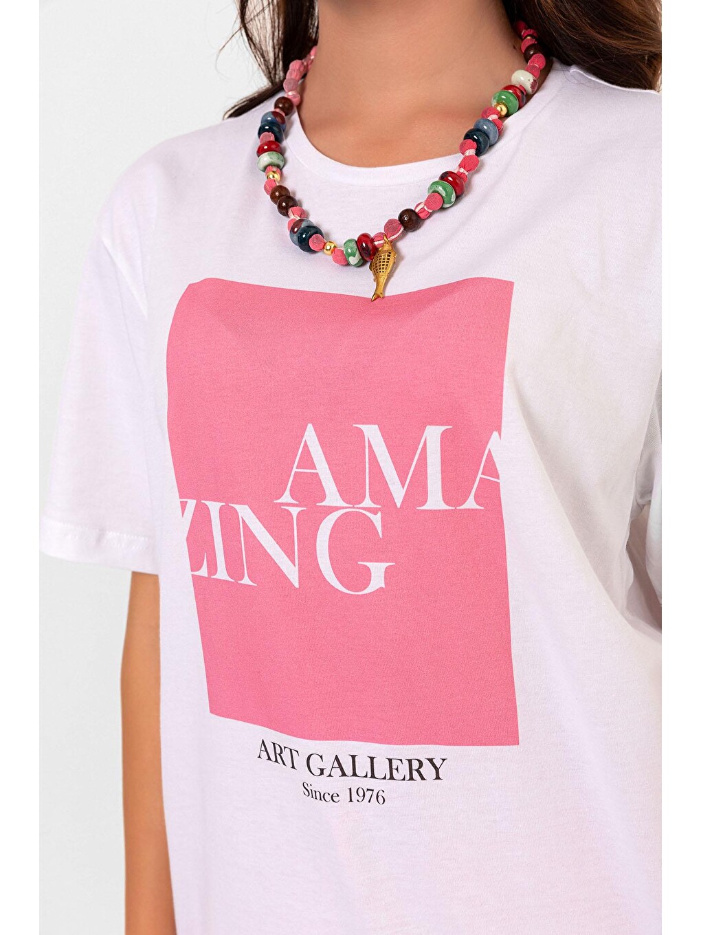 Bisiklet Yaka Pembe Amazing Art Baskılı Beyaz Oversize Kadın Tişört-2