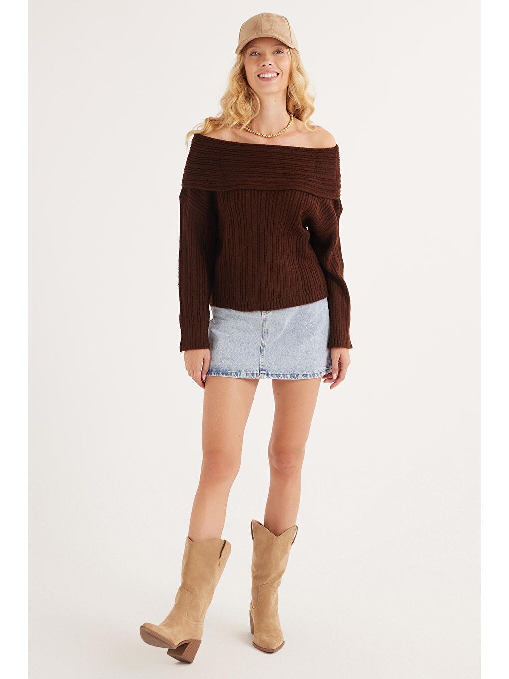 Kadın Regular Fit Klasik Kesim Uzun Kollu Omzu Açık Kahverengi Kazak-4