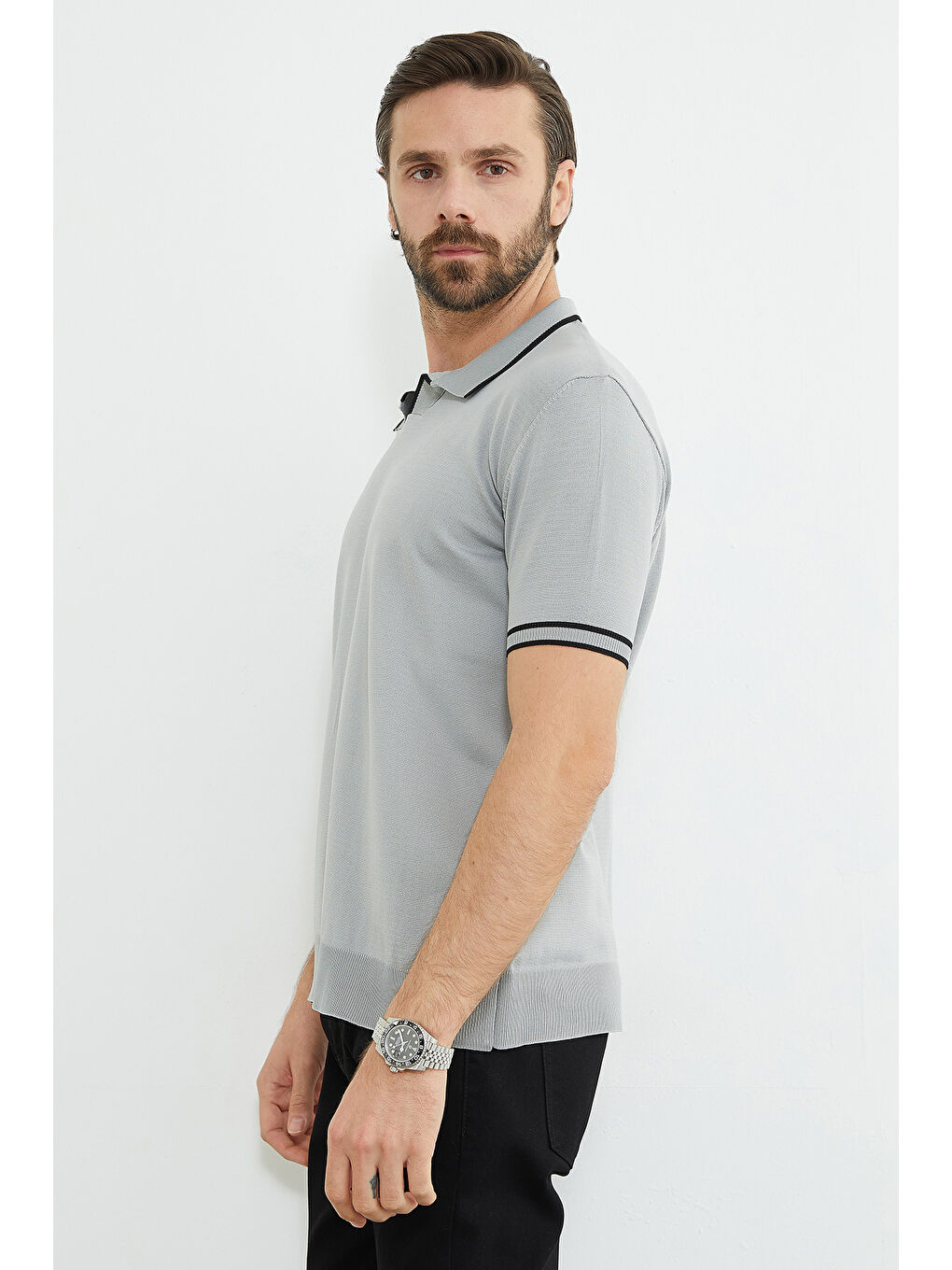 Gri Yaka Ve Kol Çizgili Apaş Yaka Triko Tişört-3