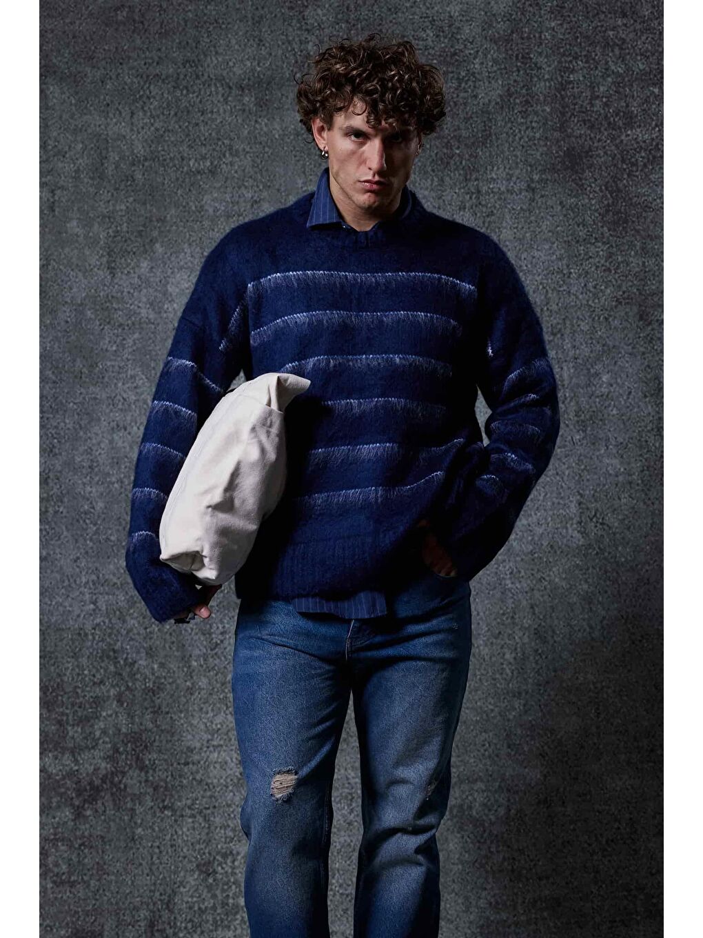 Erkek Oversize Çizgili Tüylü Triko Kazak Lacivert-3