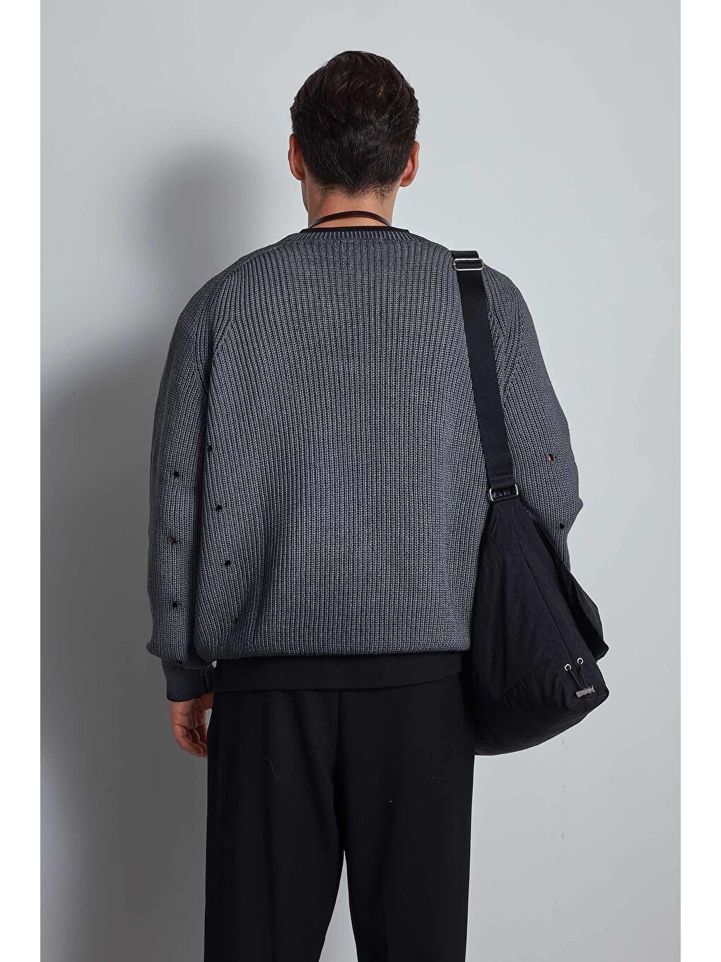 Erkek Oversize Yıkamalı Distressed Triko Kazak Siyah-4