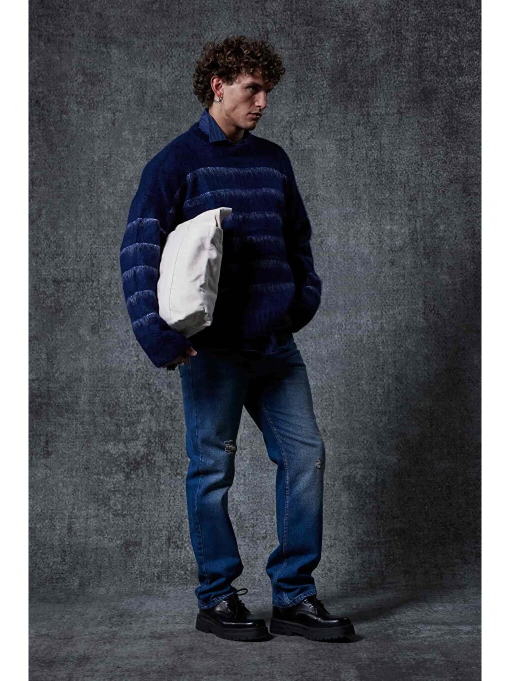 Erkek Oversize Çizgili Tüylü Triko Kazak Lacivert-5