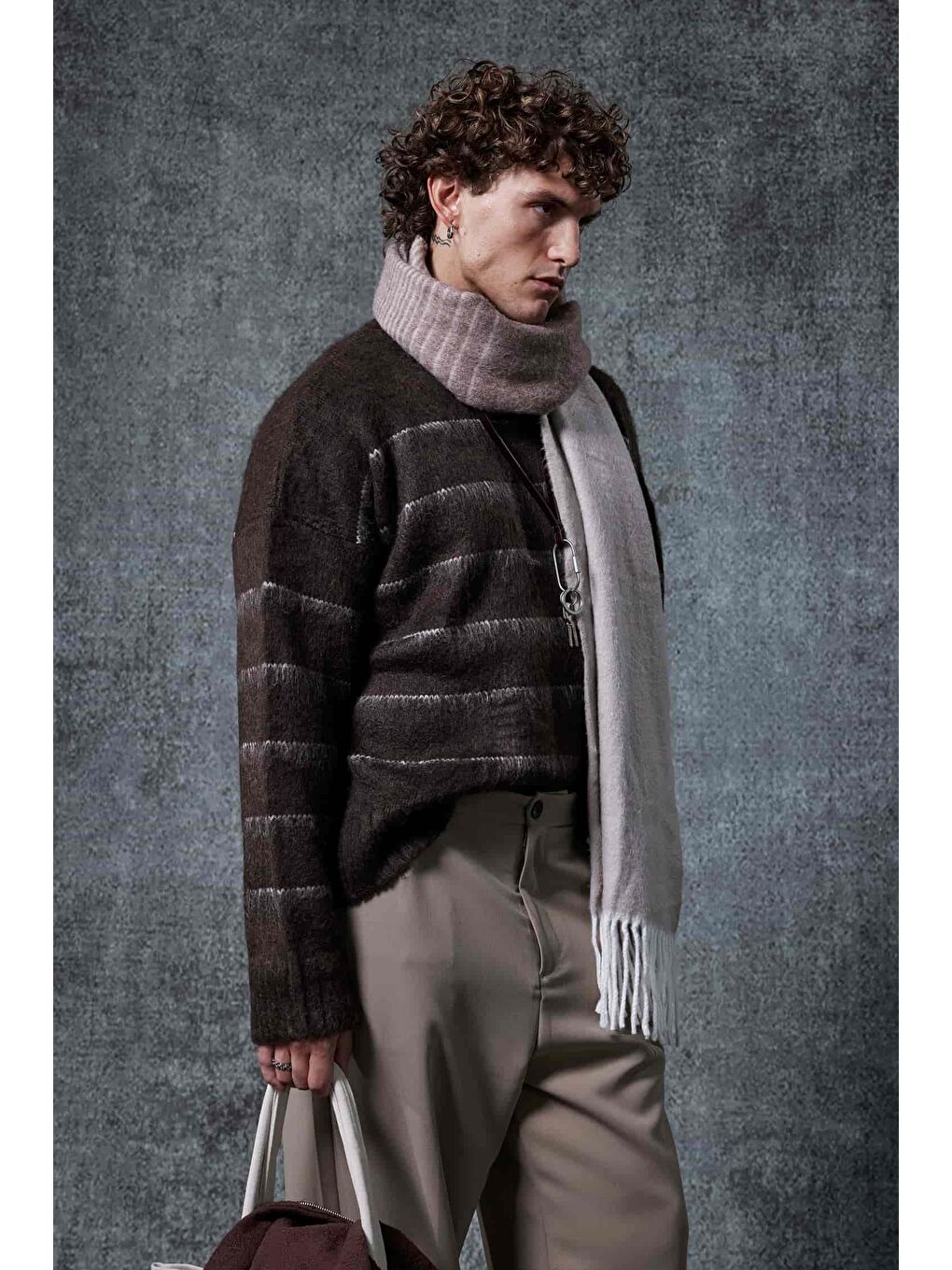 Erkek Oversize Çizgili Tüylü Triko Kazak Kahverengi-2