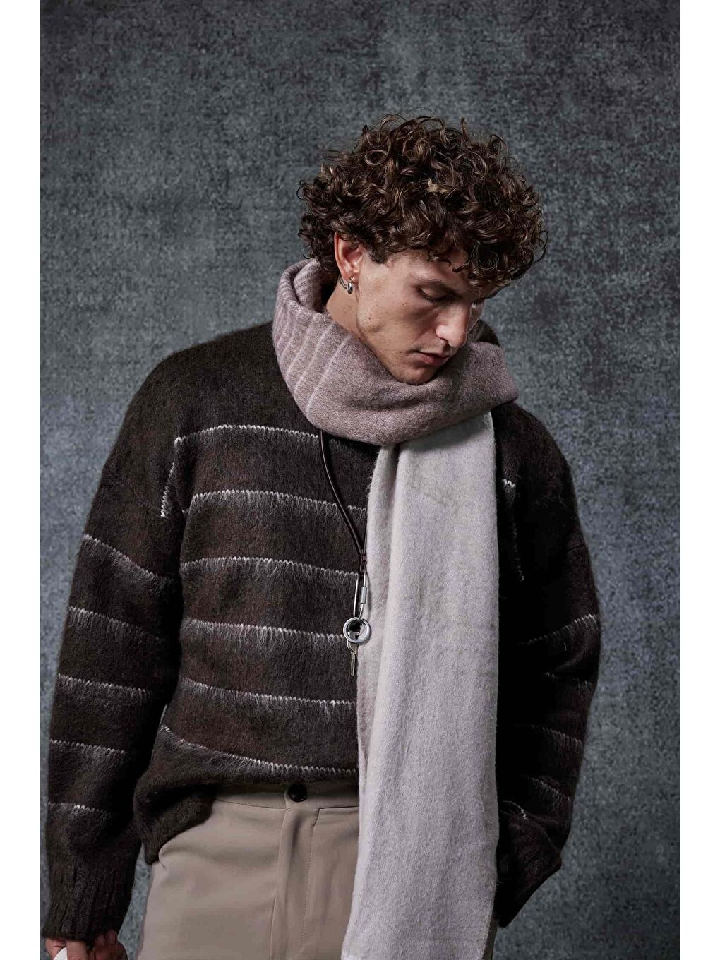 Erkek Oversize Çizgili Tüylü Triko Kazak Kahverengi-3