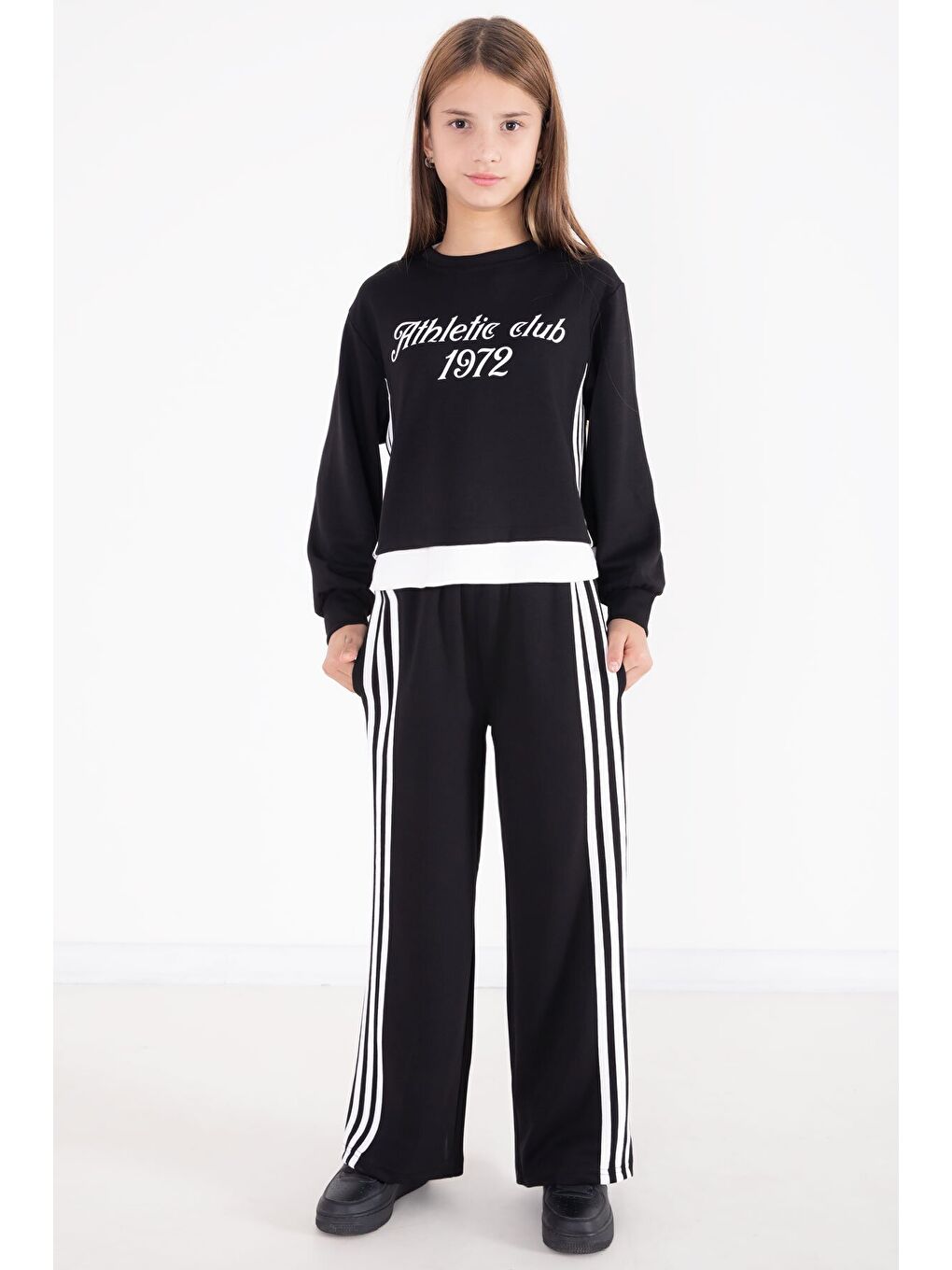 Siyah Şerit Detaylı Yazılı Geniş Paça Kız Çocuk Takım 22772