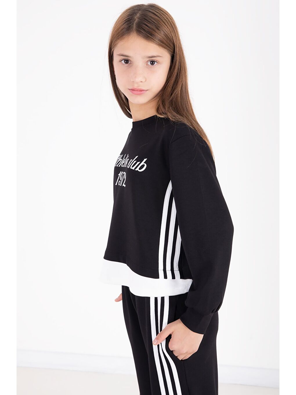 Siyah Şerit Detaylı Yazılı Geniş Paça Kız Çocuk Takım 22772-1