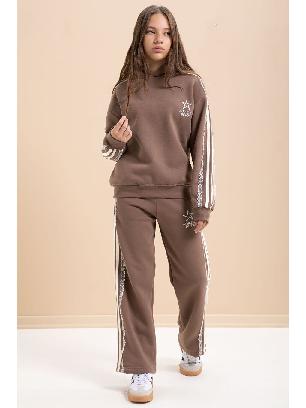 Kahverengi 3 İplik Şardonlu Şeritli Dantel Detaylı Kız Çocuk Kapüşonlu Eşofman Takımı 22721