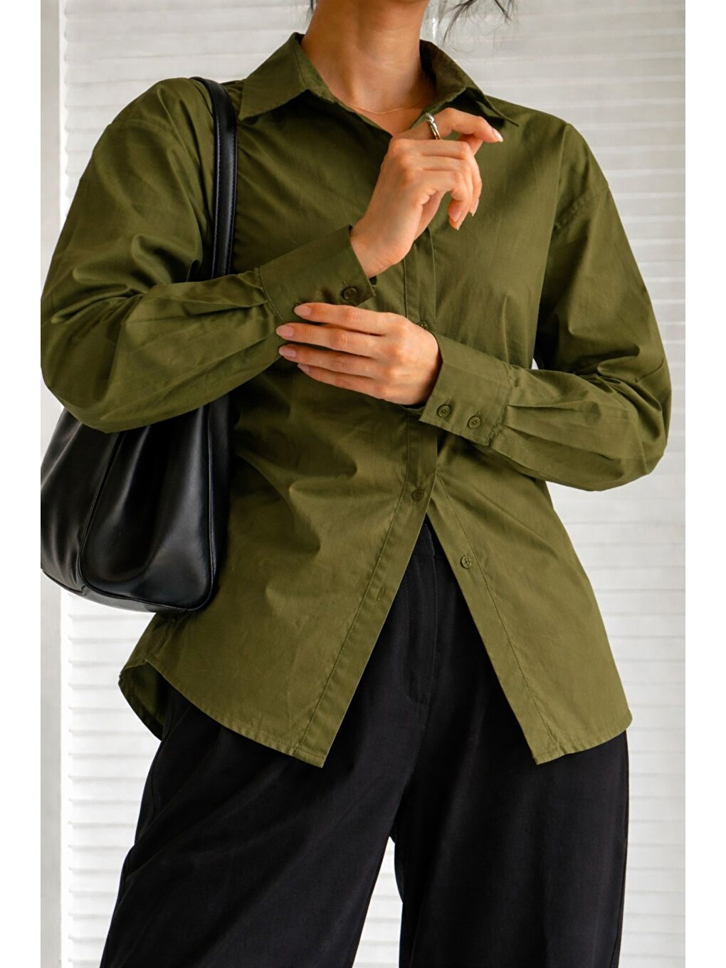Haki Kadın Yan Büzgü Detaylı Gömlek Elastanlı Pamuklu Uzun Kollu Gömlek-5