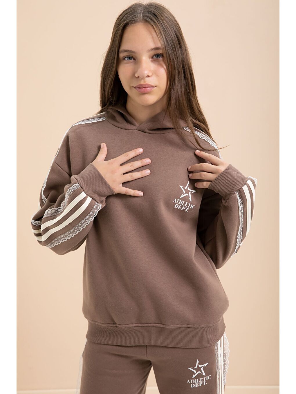 Kahverengi 3 İplik Şardonlu Şeritli Dantel Detaylı Kız Çocuk Kapüşonlu Eşofman Takımı 22721-1