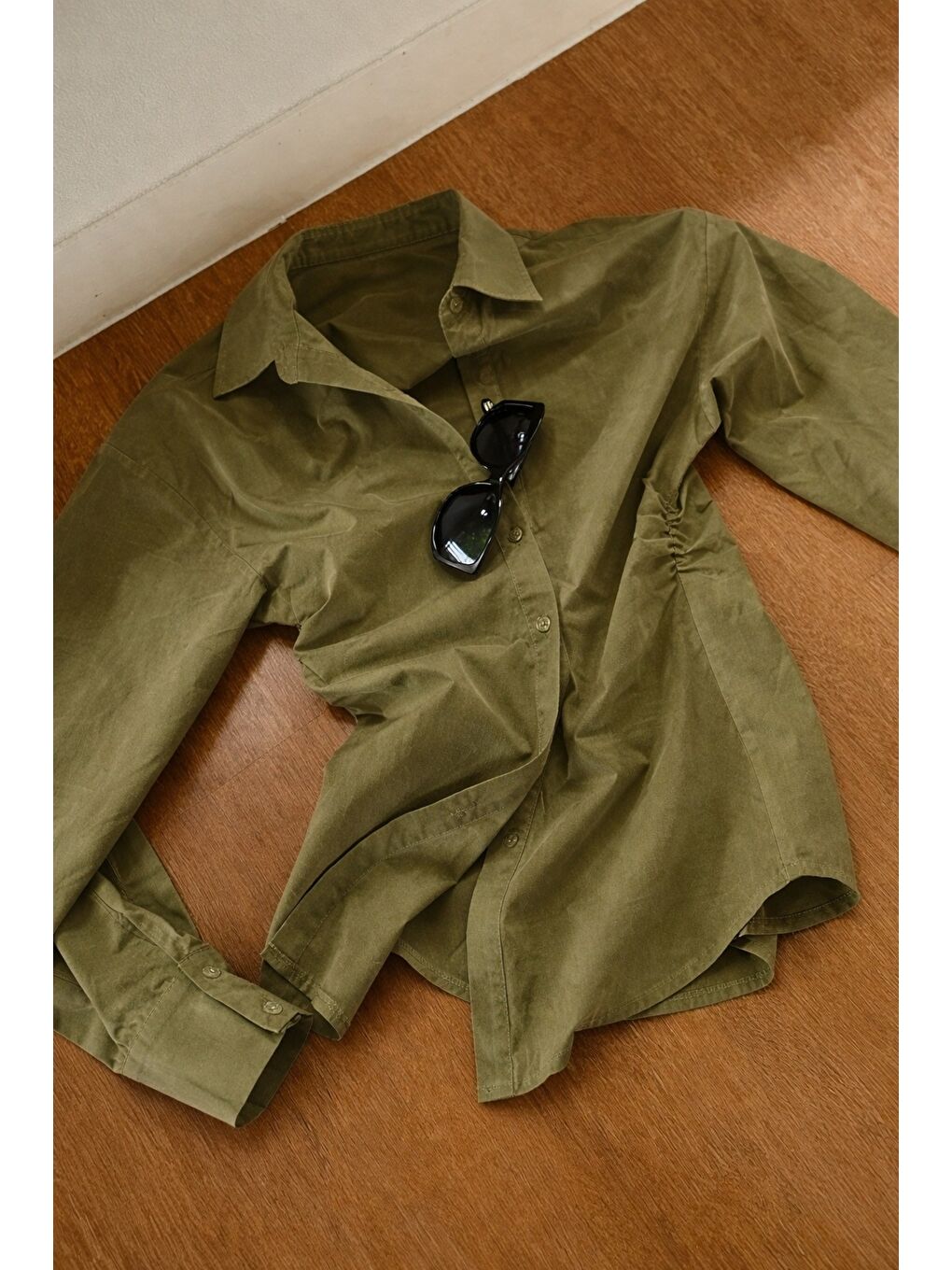 Haki Kadın Yan Büzgü Detaylı Gömlek Elastanlı Pamuklu Uzun Kollu Gömlek-6