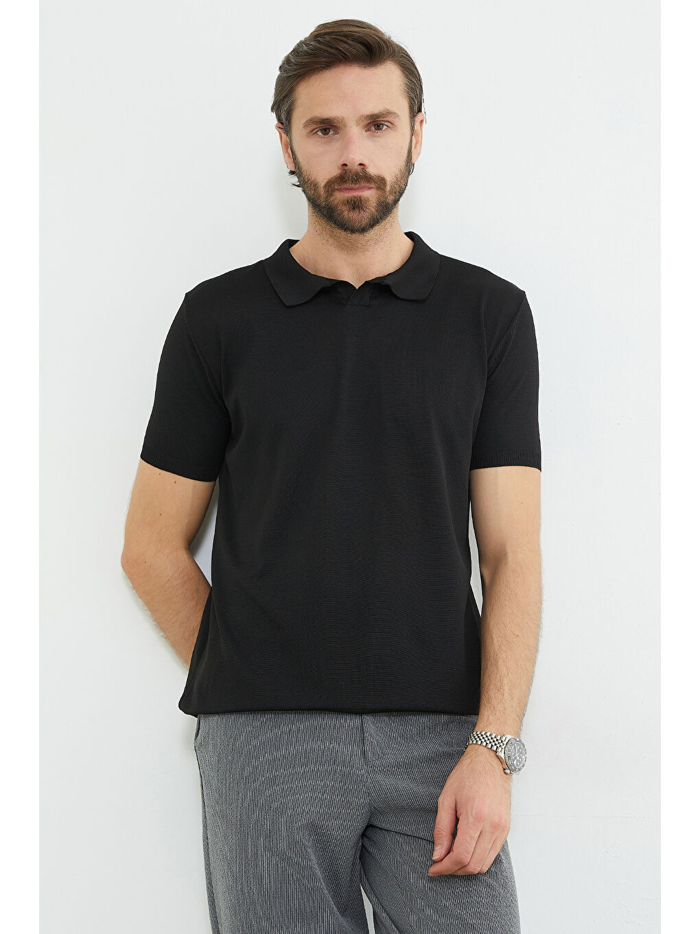 Siyah Basic Apaş Yaka Triko Tişört