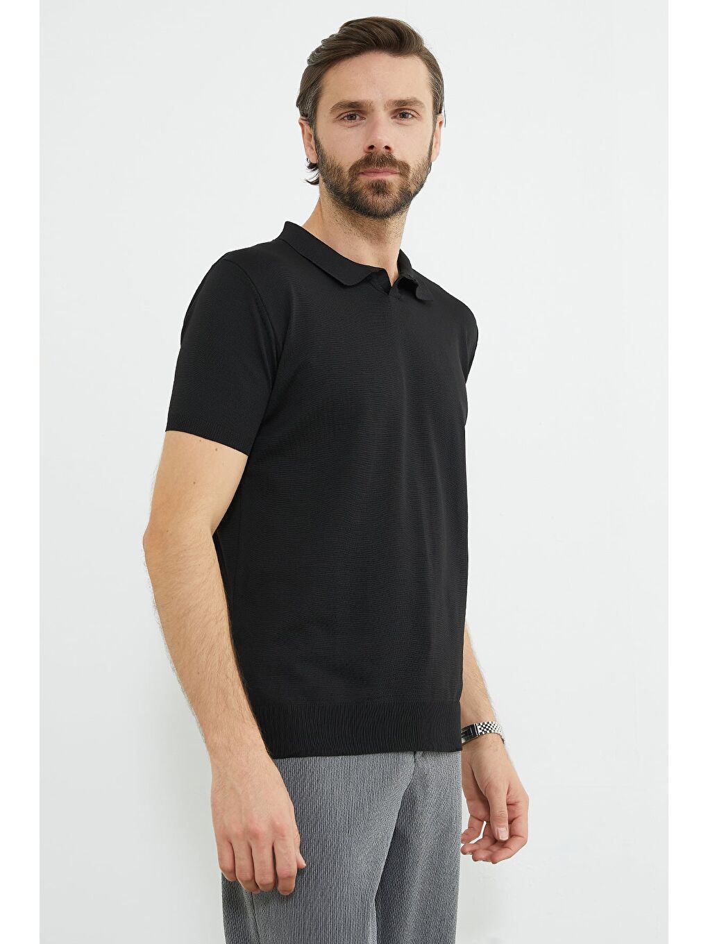 Siyah Basic Apaş Yaka Triko Tişört-2