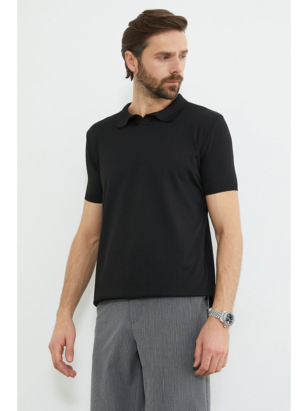 Siyah Basic Apaş Yaka Triko Tişört-4